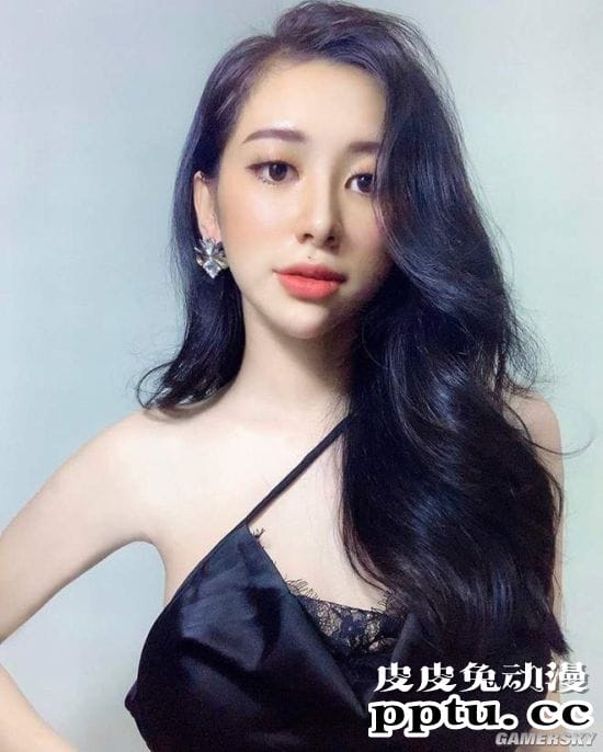 越南整形妹走红网络 重塑外观后找回人生信心