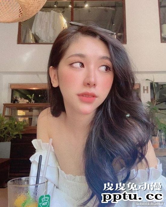 越南整形妹走红网络 重塑外观后找回人生信心