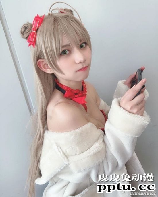 清纯外表下的爆好身材 喜欢嘟嘴的妹系写真女孩本田夕步