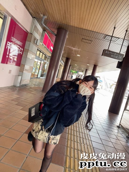 日本写真女星长泽茉里奈害羞的问题 男生看欧派会有什么好处？