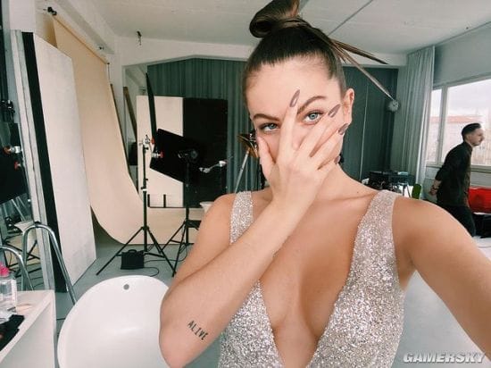 曾经的最美萝莉长大了 法国19岁模特初露性感身姿