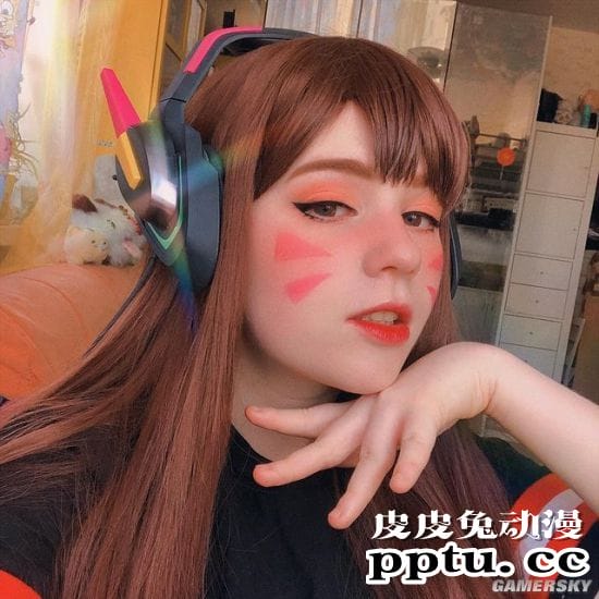 俄国萌妹COS《守望先锋》 多版本D.va俏皮可爱