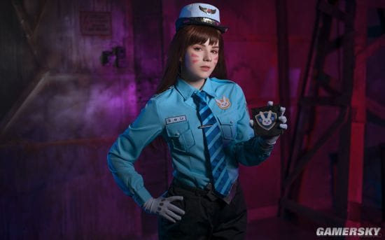 俄国萌妹COS《守望先锋》 多版本D.va俏皮可爱