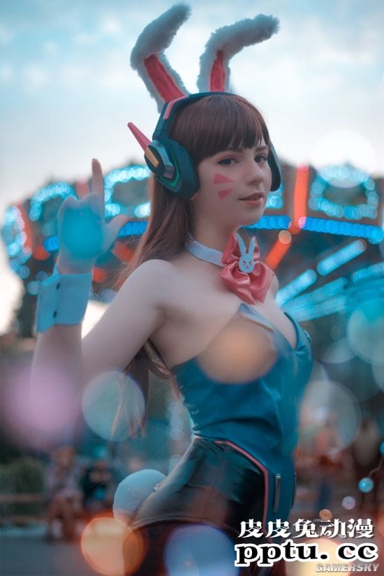 俄国萌妹COS《守望先锋》 多版本D.va俏皮可爱