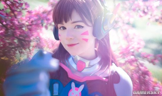 俄国萌妹COS《守望先锋》 多版本D.va俏皮可爱