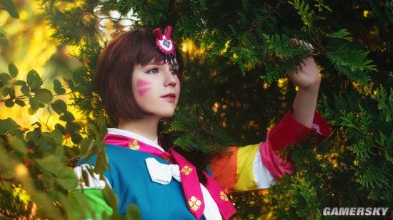 俄国萌妹COS《守望先锋》 多版本D.va俏皮可爱