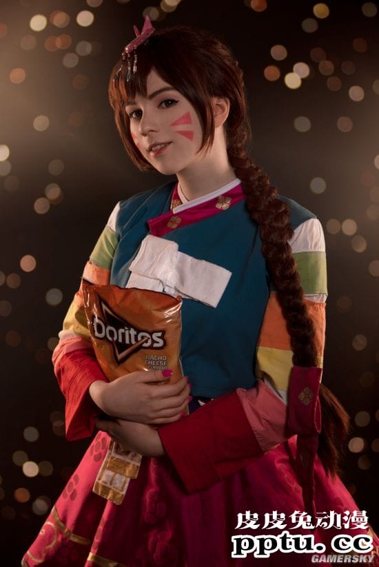 俄国萌妹COS《守望先锋》 多版本D.va俏皮可爱