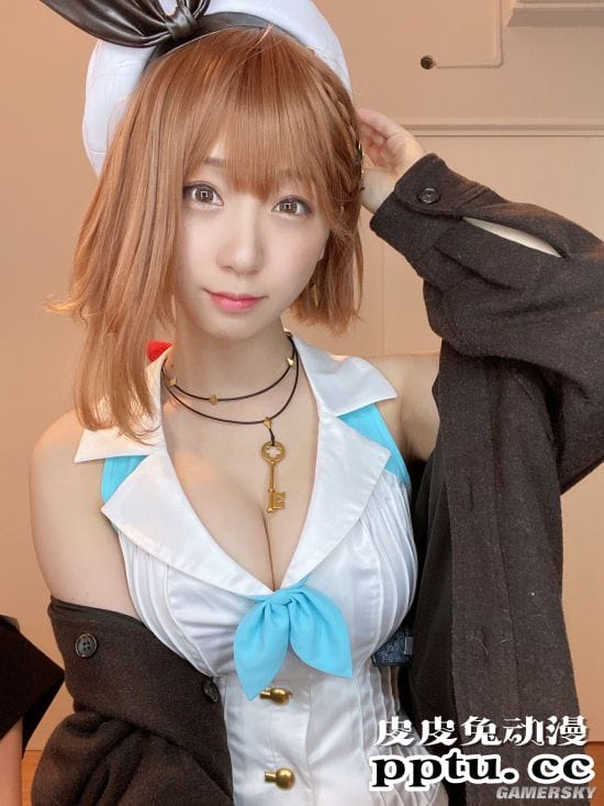 日本COSER伊织萌拍摄电竞眼镜代言写真 看美女眼睛会累吗？