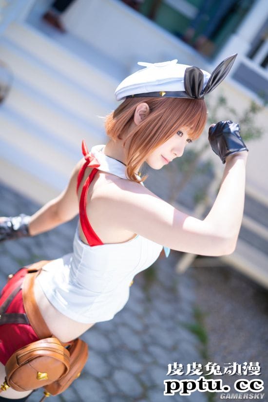 日本COSER伊织萌拍摄电竞眼镜代言写真 看美女眼睛会累吗？