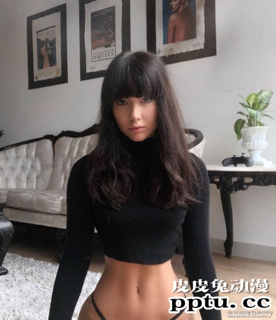 极致腰臀比过于显眼 美国御姐级模特纤腰惊人