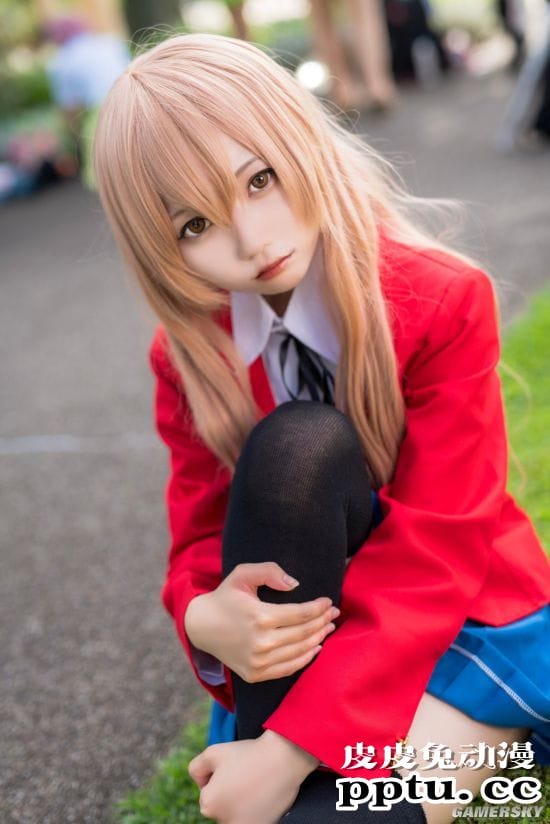 日本推特“绝对领域日” COSER小姐姐和画师的狂欢