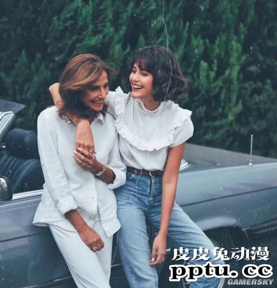 复制粘贴般的美貌 三代美女的超模Nour Arida一家