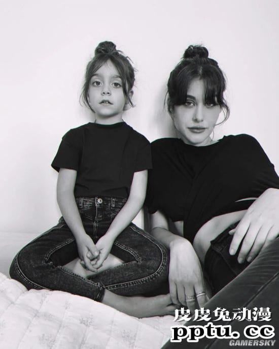 复制粘贴般的美貌 三代美女的超模Nour Arida一家