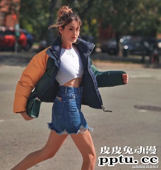 复制粘贴般的美貌 三代美女的超模Nour Arida一家