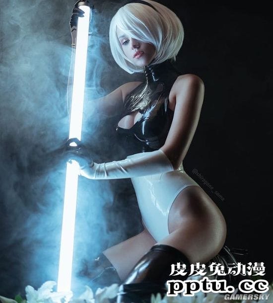 俄妹COS《塞尔达》公主 美艳公主送上大师之剑