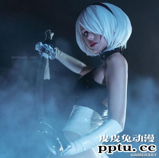 俄妹COS《塞尔达》公主 美艳公主送上大师之剑