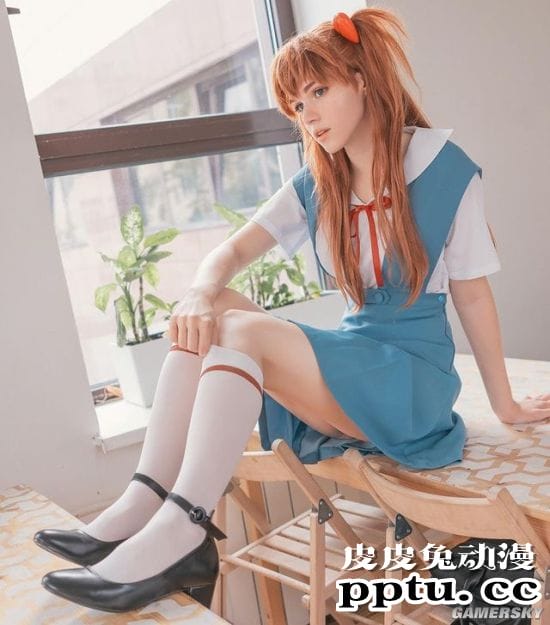 俄妹COS《塞尔达》公主 美艳公主送上大师之剑