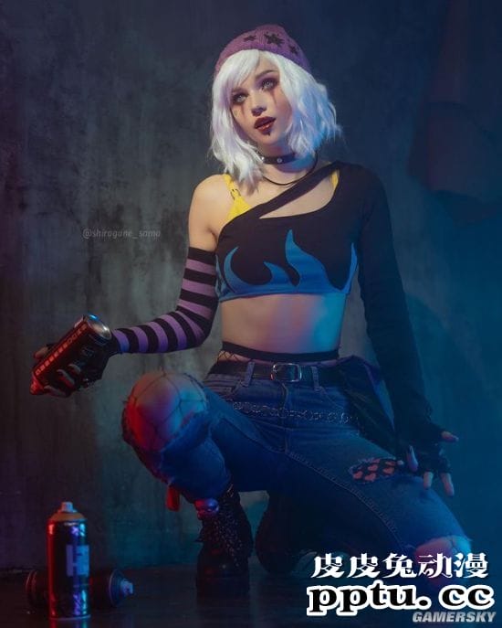 俄妹COS《塞尔达》公主 美艳公主送上大师之剑