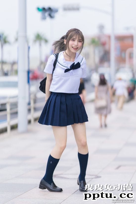 可爱又性感的泳装美少女 格外甜美的樱花妹COSER