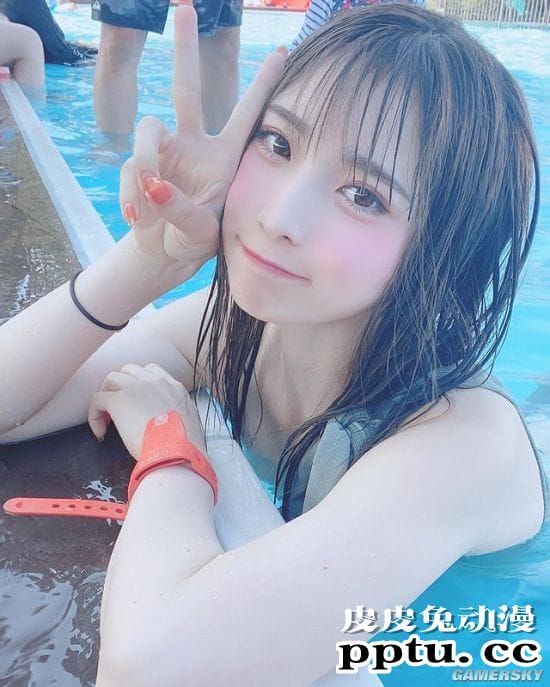 可爱又性感的泳装美少女 格外甜美的樱花妹COSER