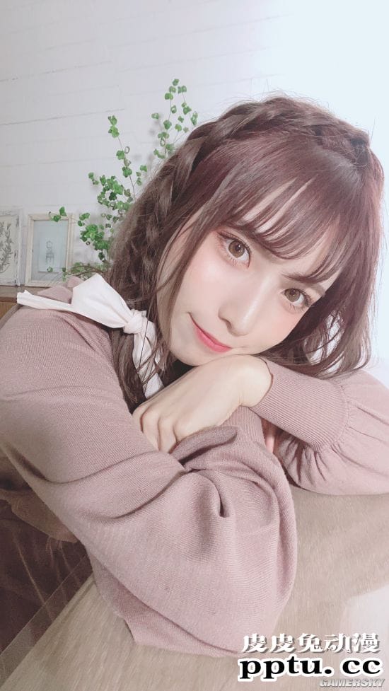 可爱又性感的泳装美少女 格外甜美的樱花妹COSER