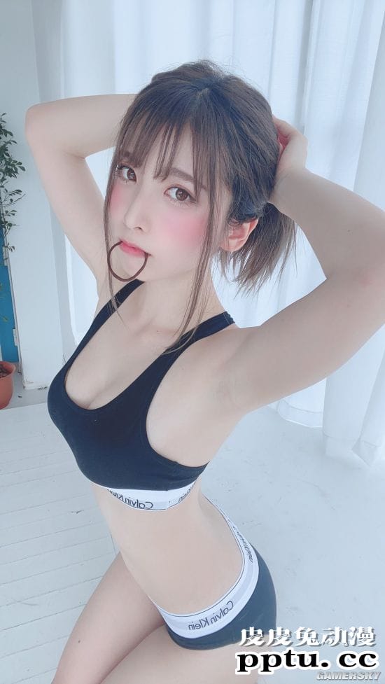 可爱又性感的泳装美少女 格外甜美的樱花妹COSER