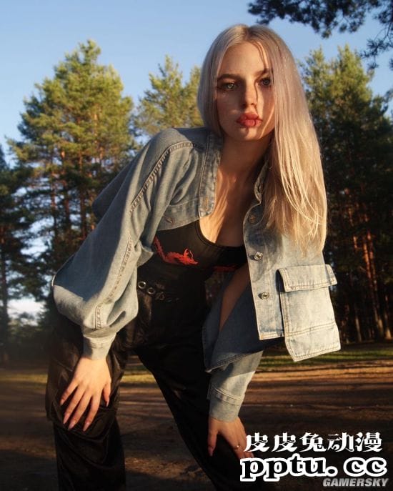 魅惑颜值的银发正妹 身材超辣的俄罗斯网红模特