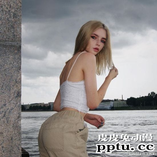 魅惑颜值的银发正妹 身材超辣的俄罗斯网红模特