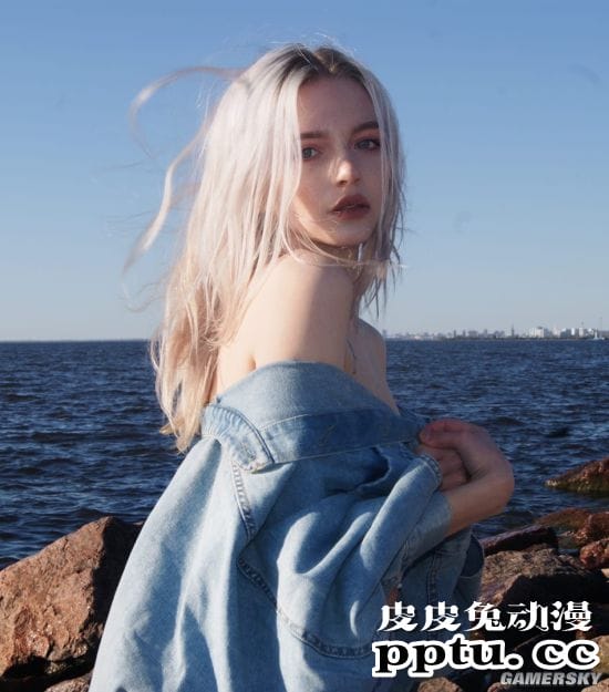 魅惑颜值的银发正妹 身材超辣的俄罗斯网红模特