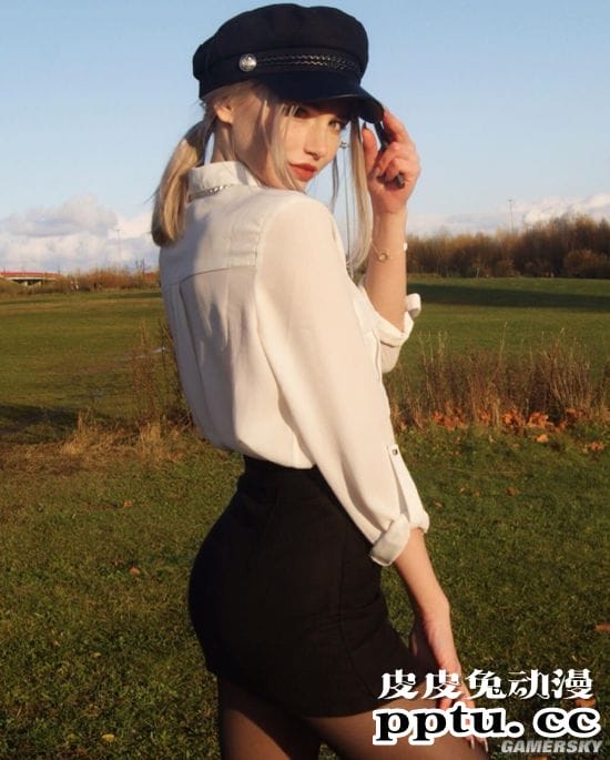 魅惑颜值的银发正妹 身材超辣的俄罗斯网红模特