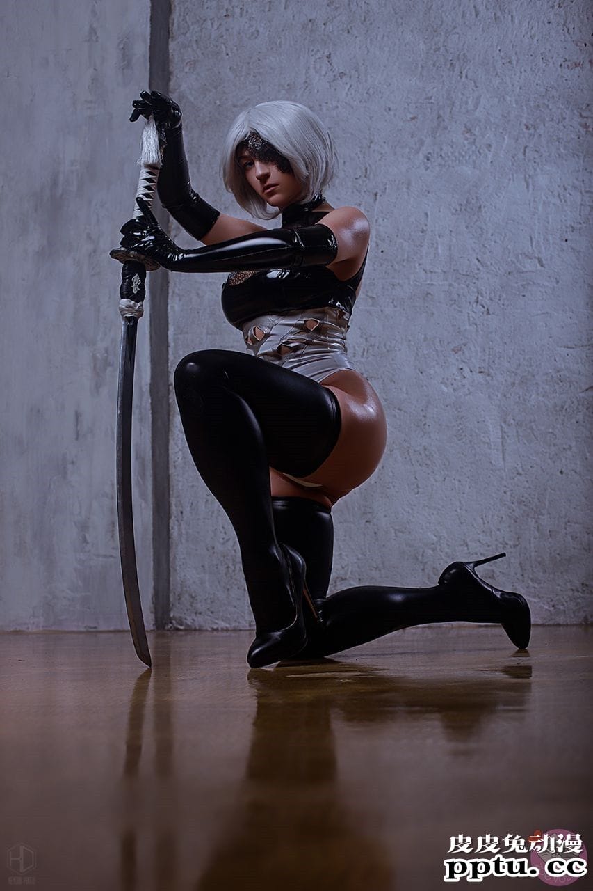 皮衣女术士来到2077 一周大师级CosPlay赏