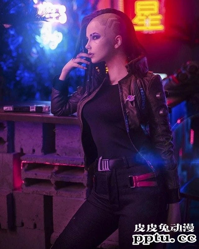 皮衣女术士来到2077 一周大师级CosPlay赏