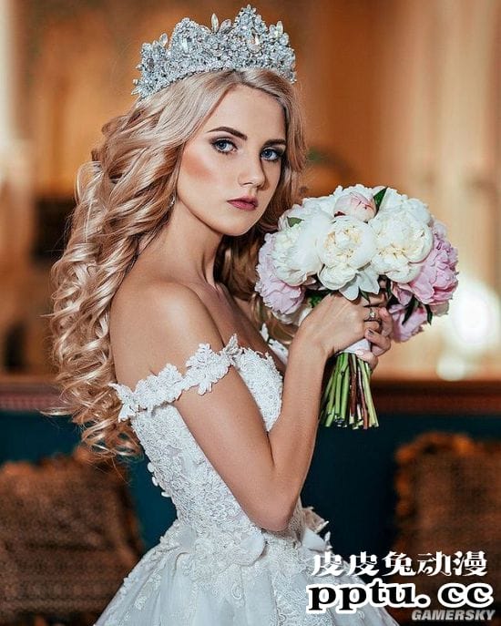 蛮腰秀腿的焦糖系正妹 俄罗斯网红美模热辣无比