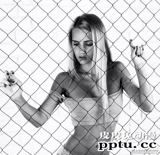 蛮腰秀腿的焦糖系正妹 俄罗斯网红美模热辣无比