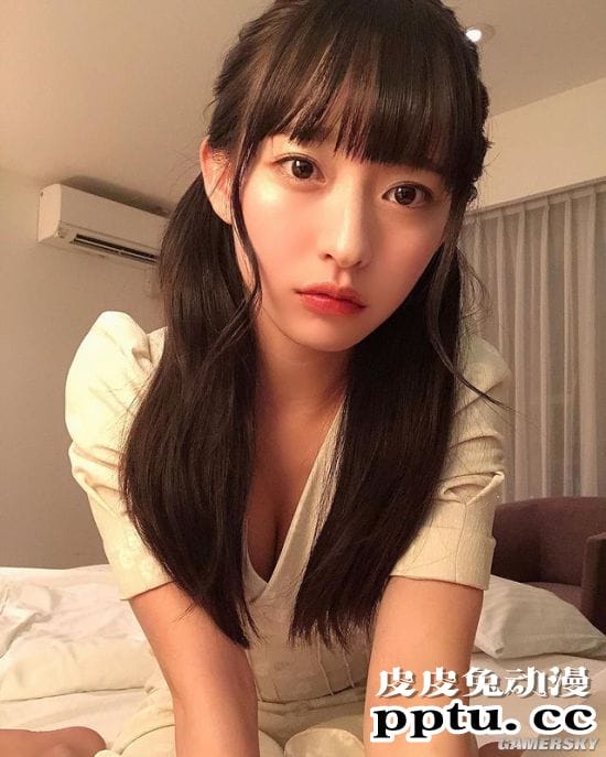 清新透明感的水着正妹 精通泳装的日本写真女星