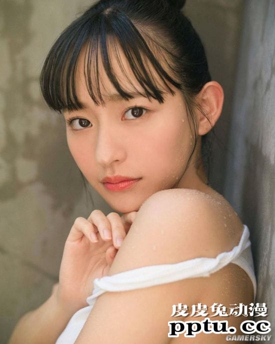 清新透明感的水着正妹 精通泳装的日本写真女星