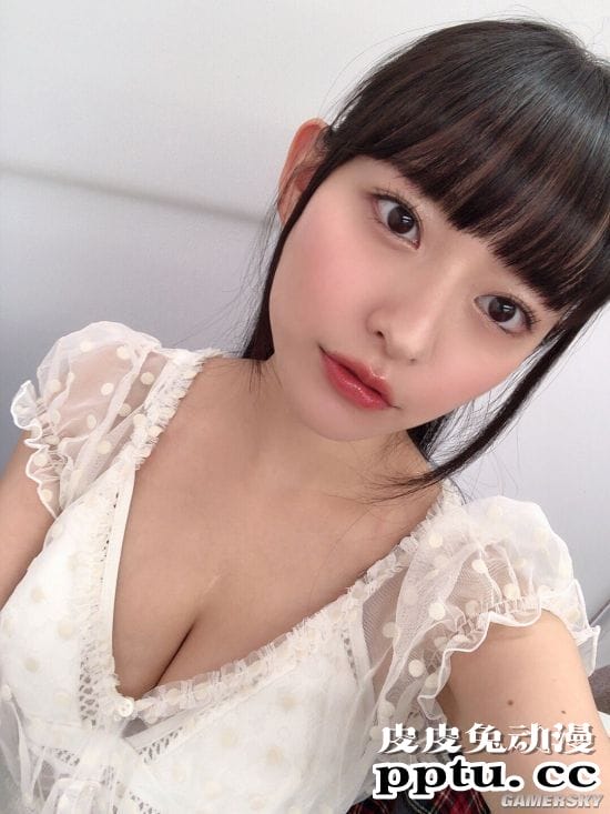 清新透明感的水着正妹 精通泳装的日本写真女星