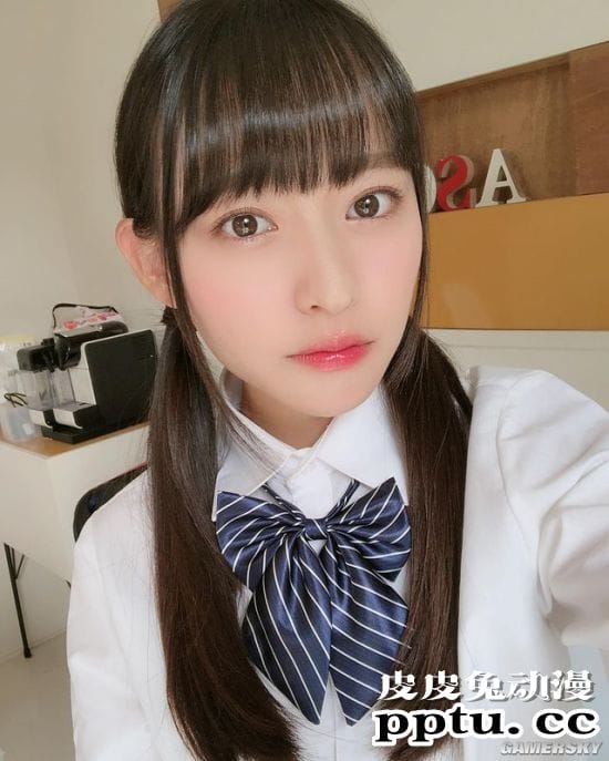 清新透明感的水着正妹 精通泳装的日本写真女星