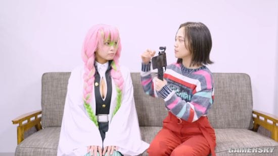 日本写真女星COS《鬼灭之刃》恋柱 可爱脸蛋与好身材兼容