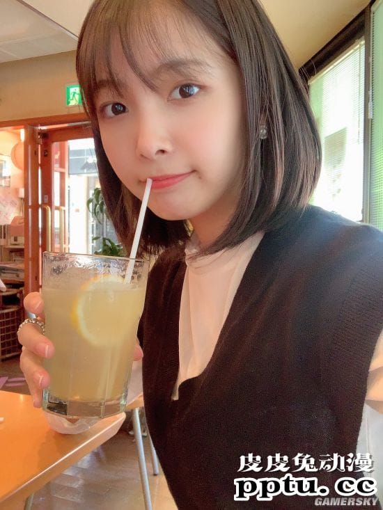 日本写真女星COS《鬼灭之刃》恋柱 可爱脸蛋与好身材兼容