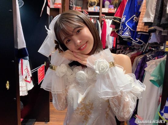 日本写真女星COS《鬼灭之刃》恋柱 可爱脸蛋与好身材兼容