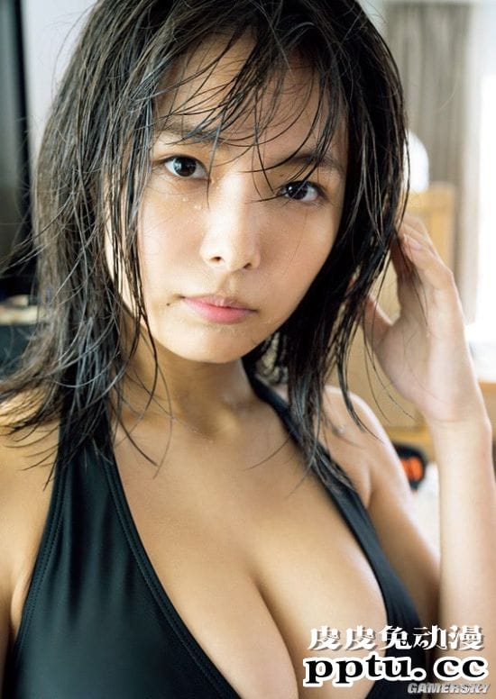 日本写真女星COS《鬼灭之刃》恋柱 可爱脸蛋与好身材兼容