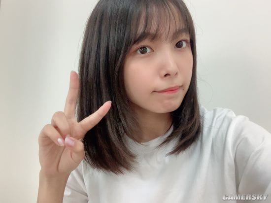 日本写真女星COS《鬼灭之刃》恋柱 可爱脸蛋与好身材兼容