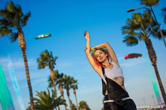 《赛博朋克2077》朱迪COS 绝美小姐姐带你体验超梦