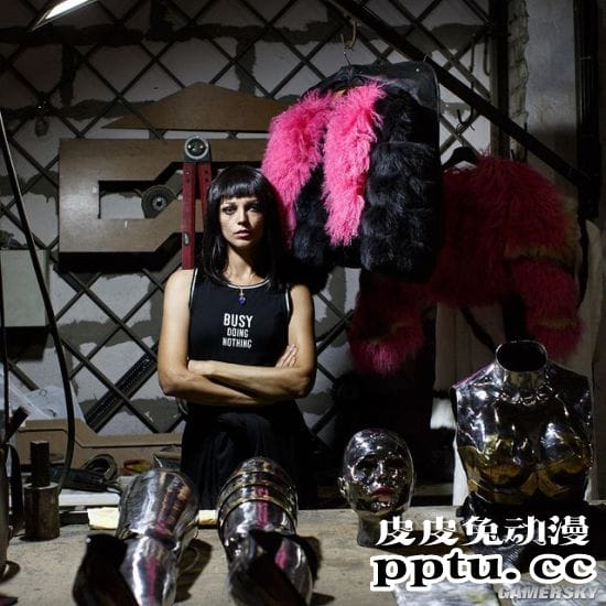 俄妹COS《赛博朋克2077》女歌星Lizzy Wizzy 金属光泽的性感