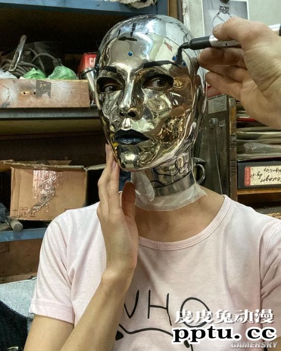 俄妹COS《赛博朋克2077》女歌星Lizzy Wizzy 金属光泽的性感