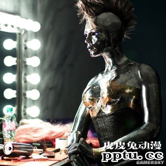 俄妹COS《赛博朋克2077》女歌星Lizzy Wizzy 金属光泽的性感