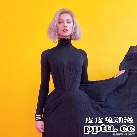 俄妹COS《赛博朋克2077》女歌星Lizzy Wizzy 金属光泽的性感