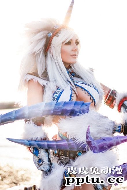 本欲斥奈何大！知名COSER带来胸肌之最的伊之助