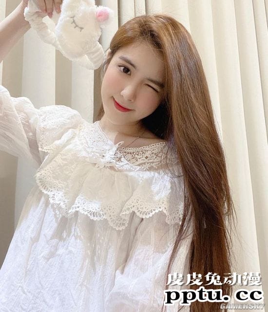 18岁就过分发育的美少女 越南雪肤正妹性感迷人